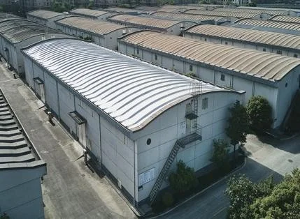 屋頂施作輻射冷卻材料的糧倉